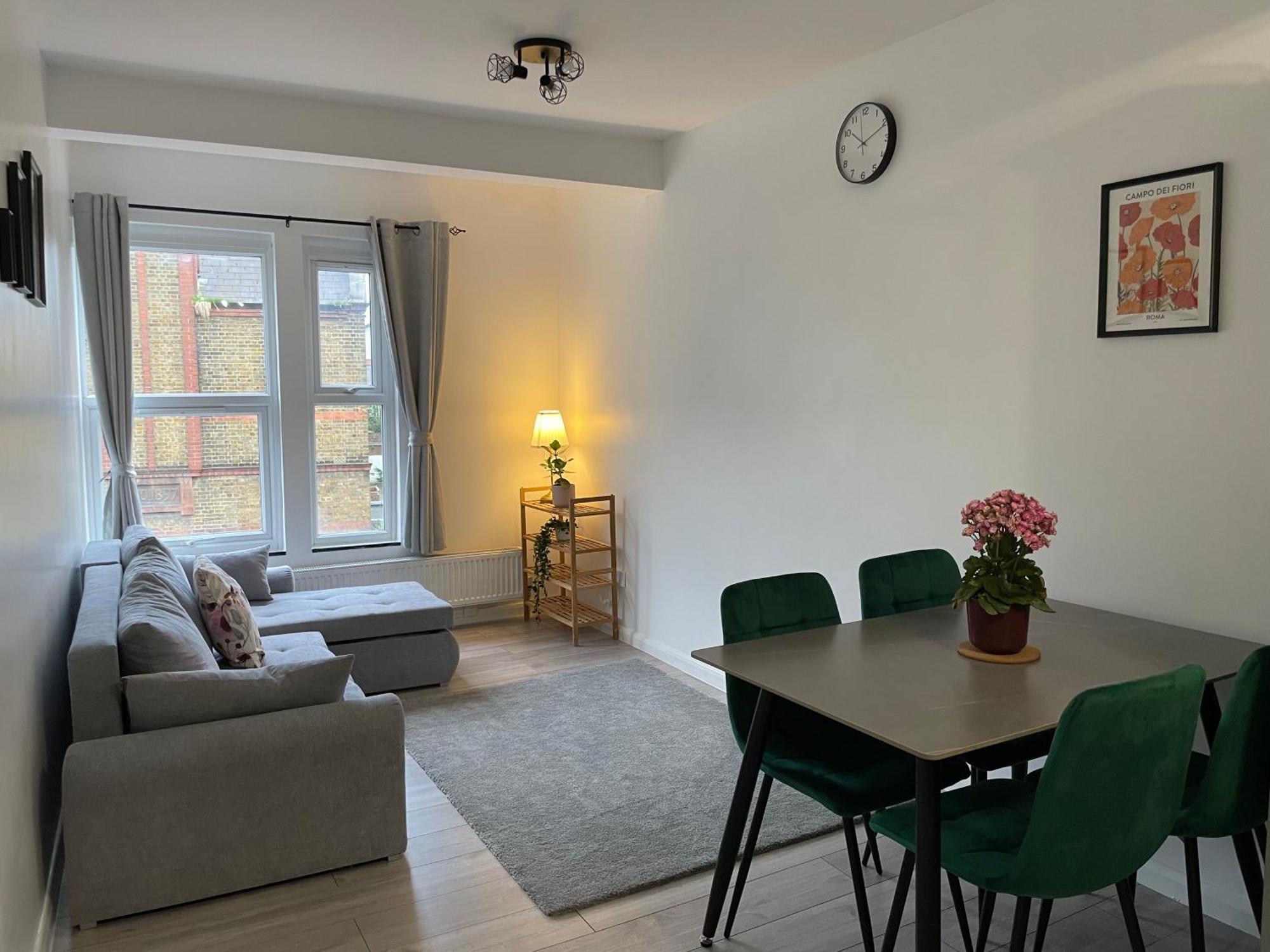 Apartamento Seven Sisters Hideaway Londres Exterior foto