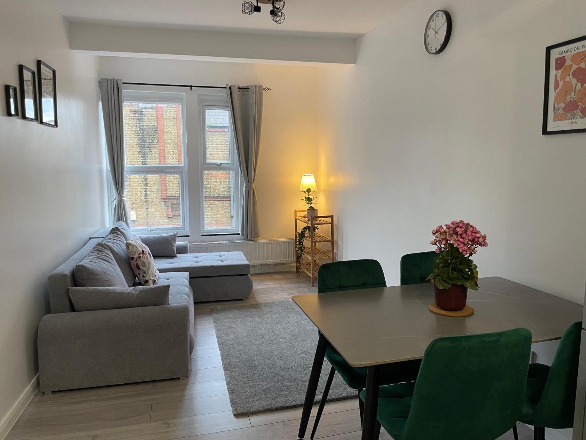 Apartamento Seven Sisters Hideaway Londres Exterior foto